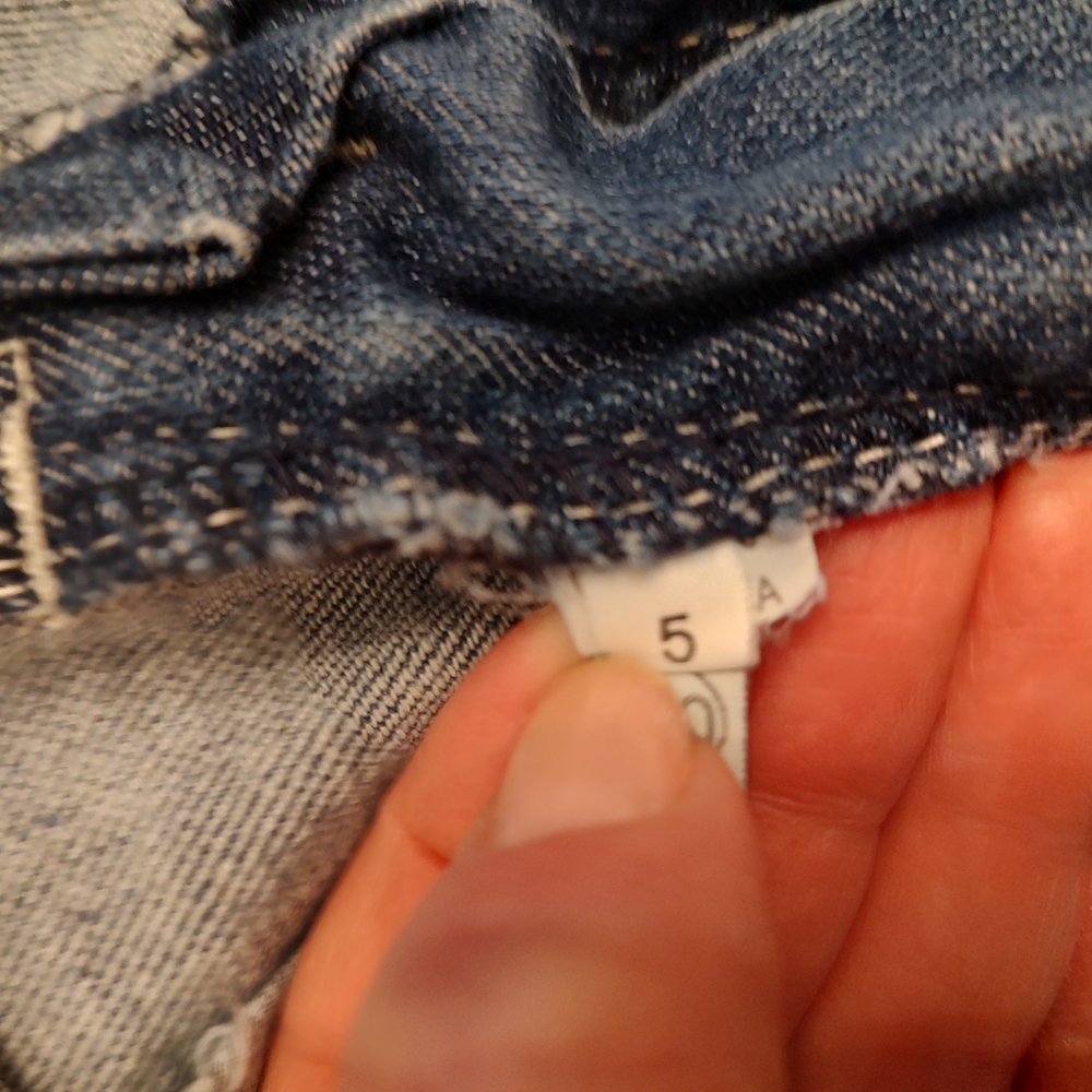 Women's Blue Jeans Cropped , Size 5 EUC - Picture 8 of 10